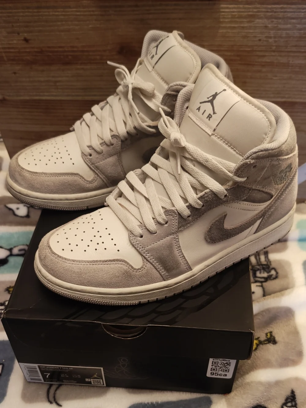 Nike Jordan 1 Mid SE Men's Size 7